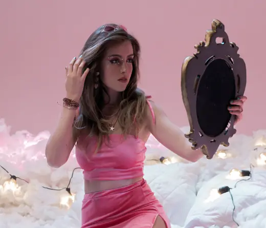 Tinna Rey - La artista colombiana estrena 