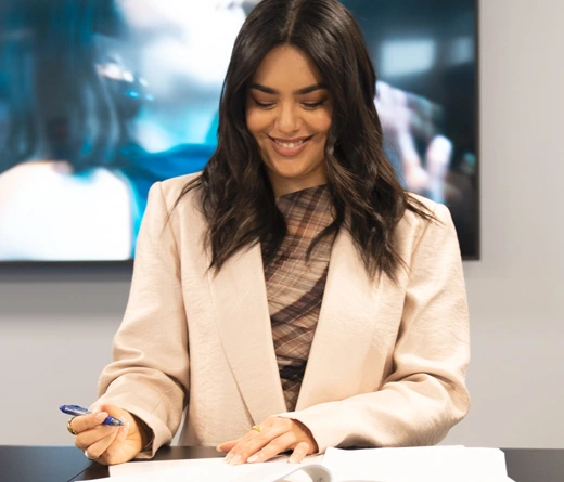 ngela Leiva -  ngela Leiva firma con FONO y se prepara para conquistar el mundo