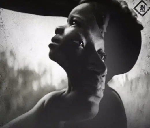 Ricardo Arjona - Arjona estrena el conmovedor video de Mams De Moiss