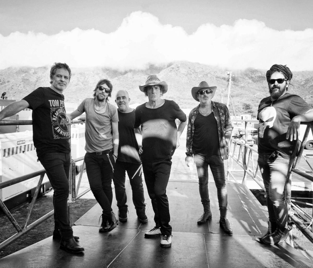 Guasones - Guasones en Vibra Arena: el verano suena a rock