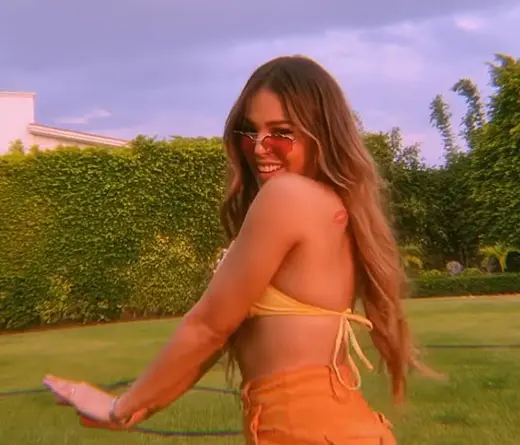 Danna (Danna Paola) - Contigo, el video interactivo de Danna Paola