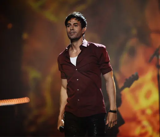 Enrique Iglesias - Le dice adis a Universal