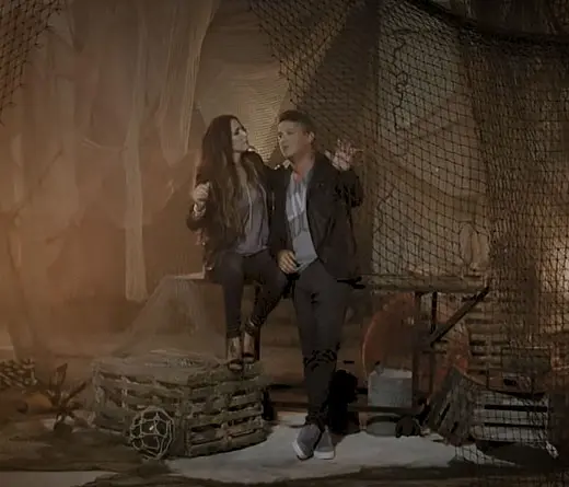 Mal -  Llueve Alegra, Mal y Alejandro Sanz 