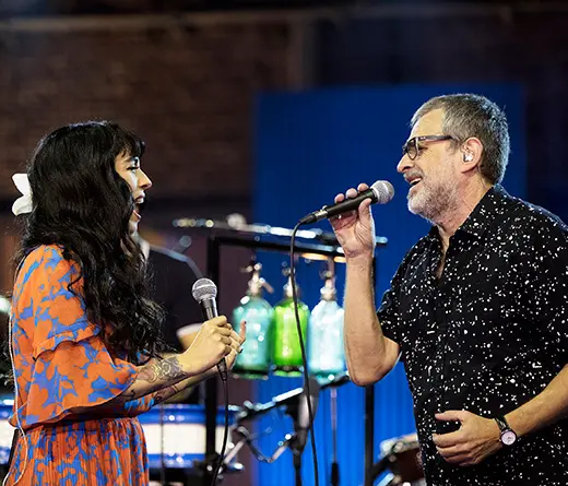 Los Autnticos Decadentes - Colaboracin de Mon Laferte con Los Decandentes
