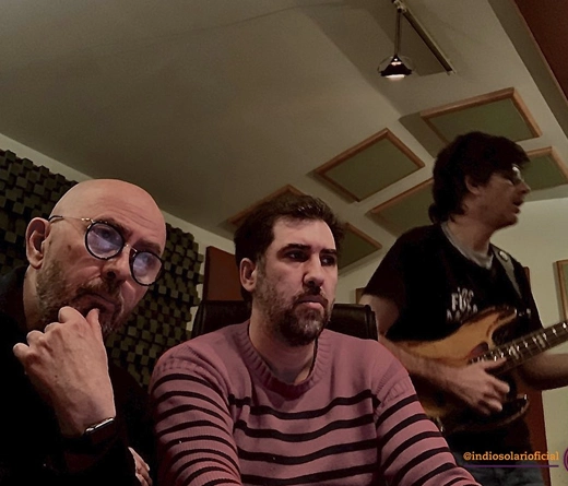 Indio Solari - El Indio Solari subi� una foto en el estudio de grabaci�n y estallaron las redes