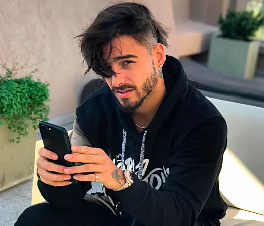 Maluma - Mir el nuevo juguete de Maluma