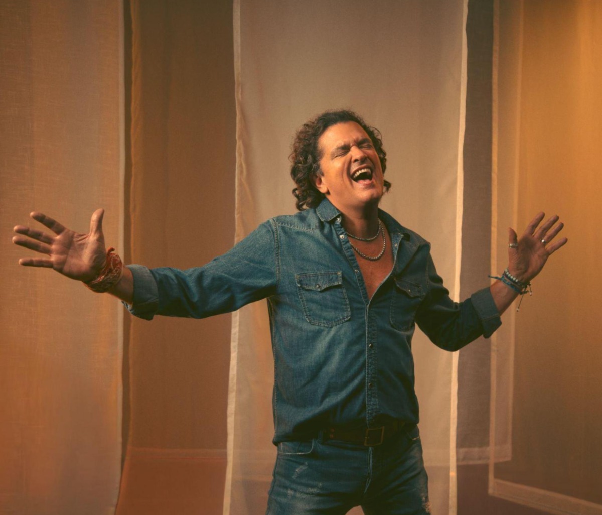 Carlos Vives - Carlos Vives lanza 'Te dedico', su nuevo sencillo
