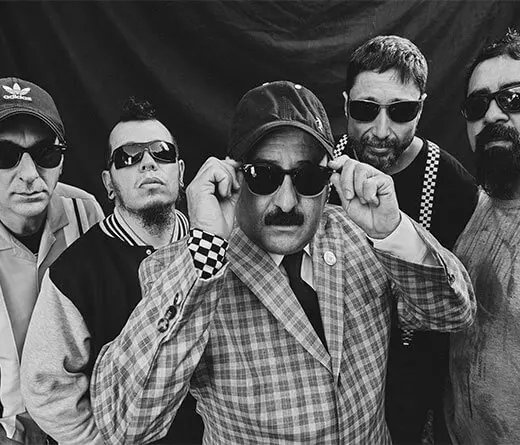 Los Calzones - No nos fuimos Nunca, Entrevista a Los Calzones
