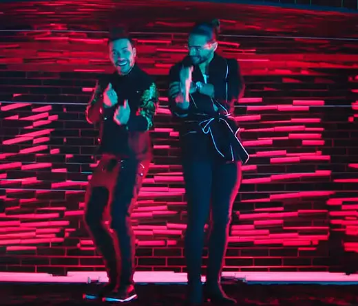 Imperdible Prince Royce y Maluma juntos en El Clavo Remix. 