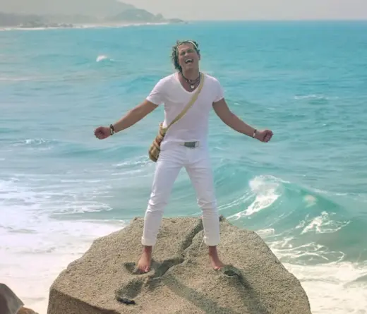 Carlos Vives - Nuevo video de La Tierra del Olvido (1995) 
