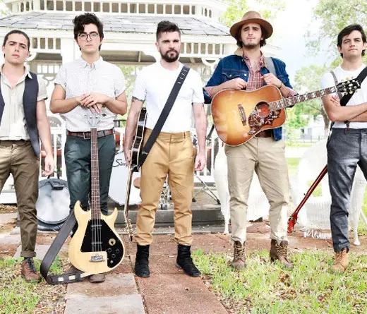 Juanes - Morat  y Juanes Lanzan  Besos En Guerra