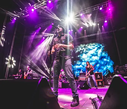 La Vela Puerca - Frgil, video en vivo de La Vela Puerca