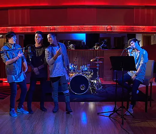 Cnco - CNCO y Abraham Mateo en el video  Quisiera