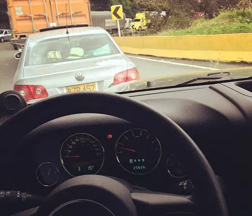 Santiago Cruz - Indignado en la ruta