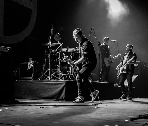 Cadena Perpetua - Cadena Perpetua celebra 73 aos del Teatro pera La Plata