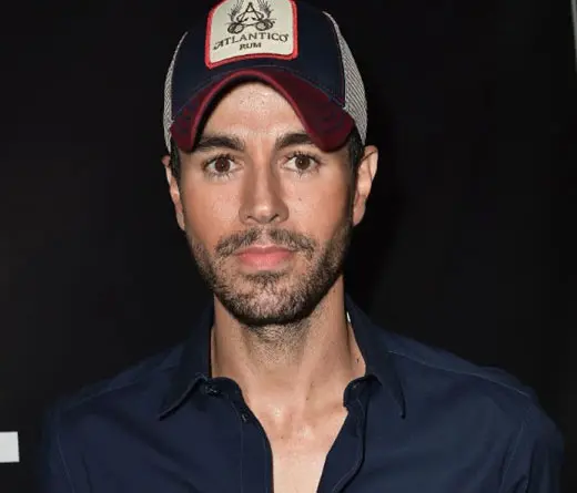 Enrique Iglesias -  El padrasto de Enrique Iglesias muri de coronavirus
