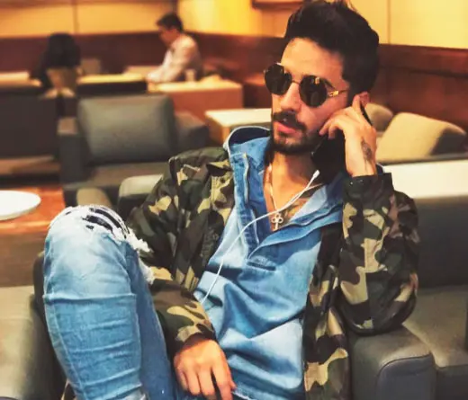 Maluma - Qu le pidi Maluma a Selena Gomez?