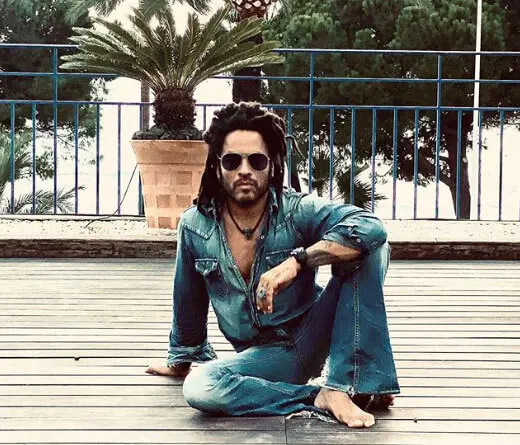 Lenny Kravitz defiende la unidad e igualdad  humana en su nueva cancin Here To Love (#fightracism).