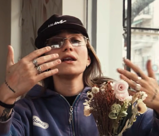 JAZ (Jazm�n Carrizo)  - JAZ presenta "Te traje estas flores"