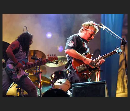 La Renga - Ante una multitud La renga present Detonador de sueos.