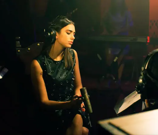 CMTV.com.ar - Dua Lipa y su homenaje a Amy Winehouse 