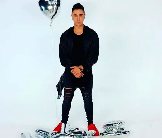 Joey Montana -  Joey Montana estrena 