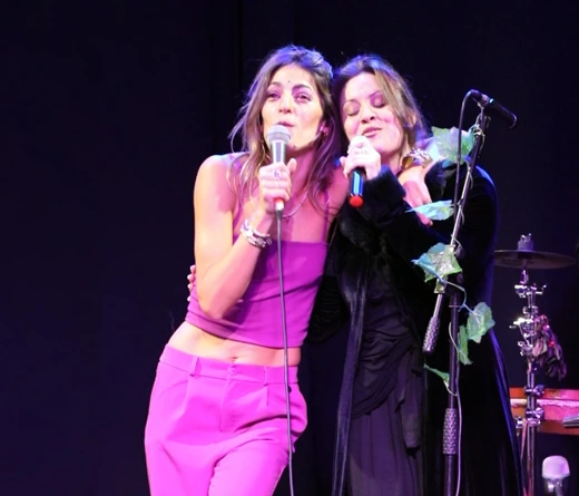 Naty Franzoni  - Naty Franzoni junto a Crculo del Bosque en una tarde de Tapping
