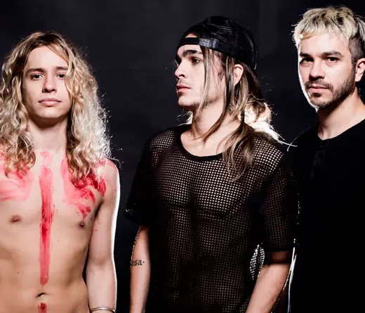 Airbag - Estreno: video lyrics de Culpables