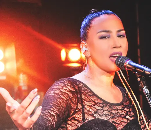 Flor Paz - Flor paz se presenta en vivo en Capital Federal