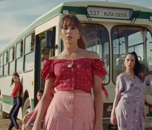 Aitana junto a Lola ndigo estren el video de su hit Me Quedo.