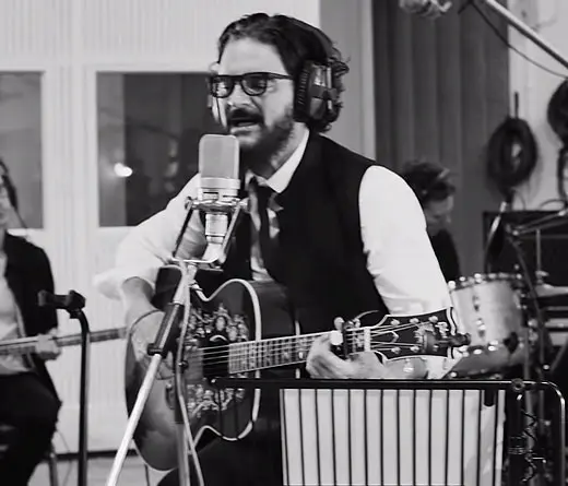 Ricardo Arjona - Hacer Patria, el nuevo video de Arjona