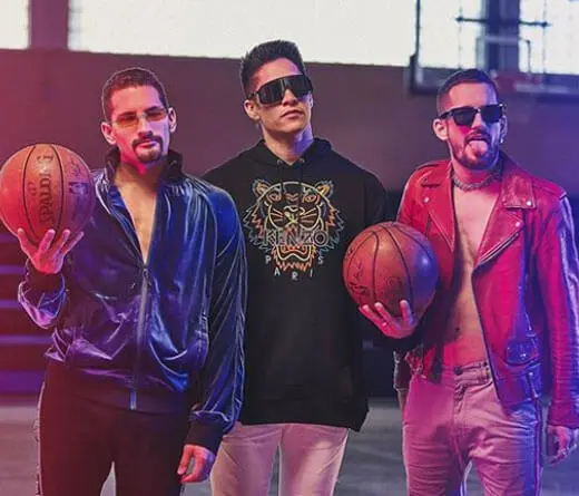 Chyno Miranda pone a bailar a todos con Cario Mo, cancin que hace junto a Mau y Ricky. 