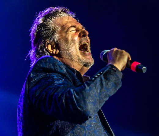 Miguel Mateos - Miguel Mateos estar presentando su show sinfnico en el Luna Park