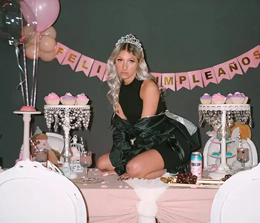 Yami Safdie - Yami Safdie presenta 