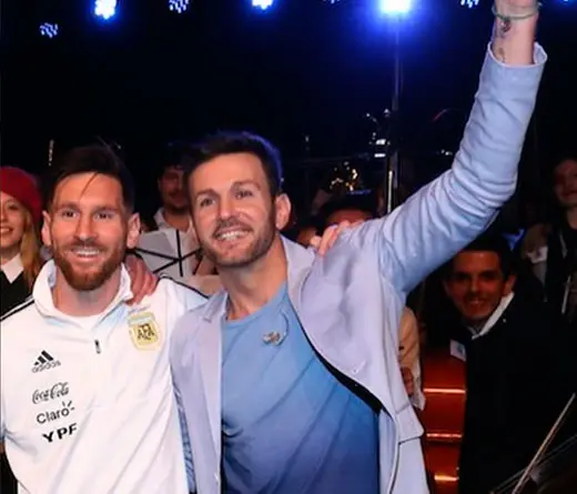 Axel - Axel le cant a la seleccin nacional 