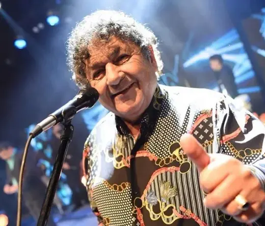 Los Palmeras - El vocalista Cacho Deicas deja a Los Palmeras y la banda le responde