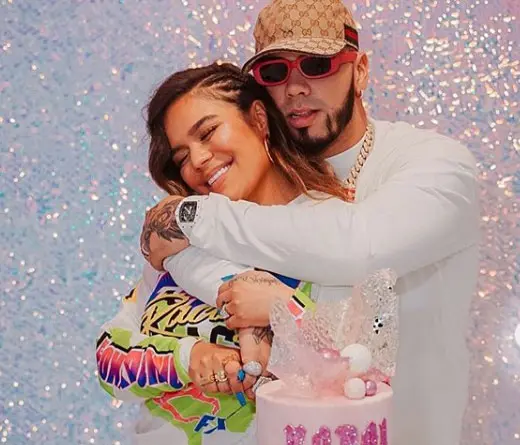 Anuel AA -  El divertido video de Karol g y Anuel AA