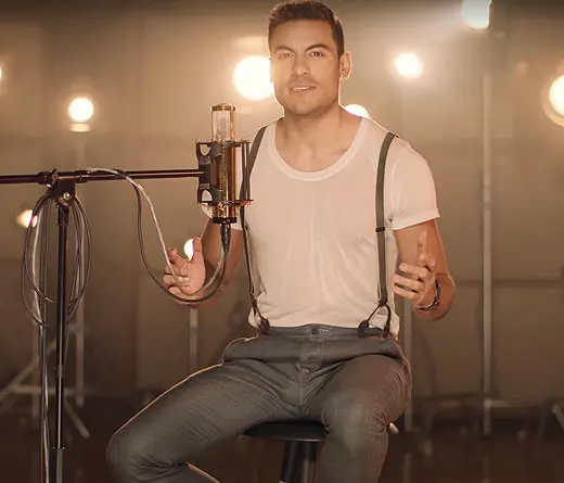 Carlos Rivera - Brazos De Sol, estreno de Carlos Rivera