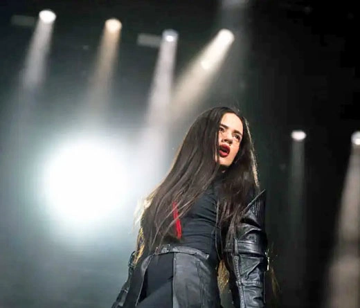 Rosala - Rosala termina su "Motomami World Tour" en Pars
