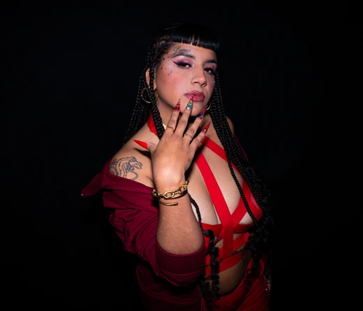 La Negra Azul - La Negra Azul estrena "Insolenta"
