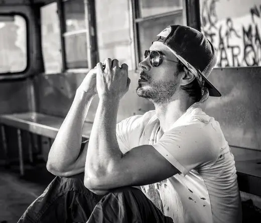 Enrique Iglesias - Estreno mundial: Mir 