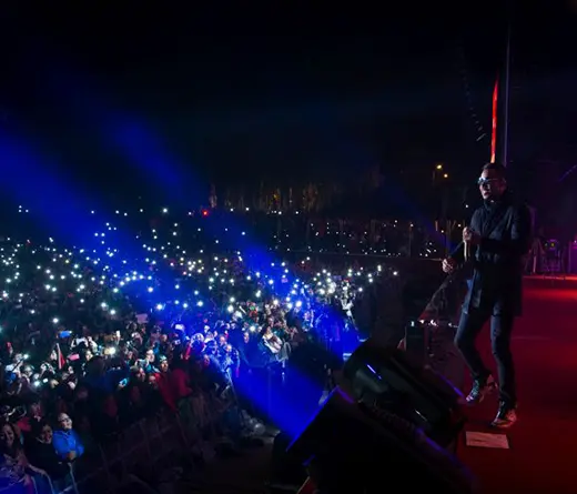 Romeo Santos - Caus furor en su llegada al pas