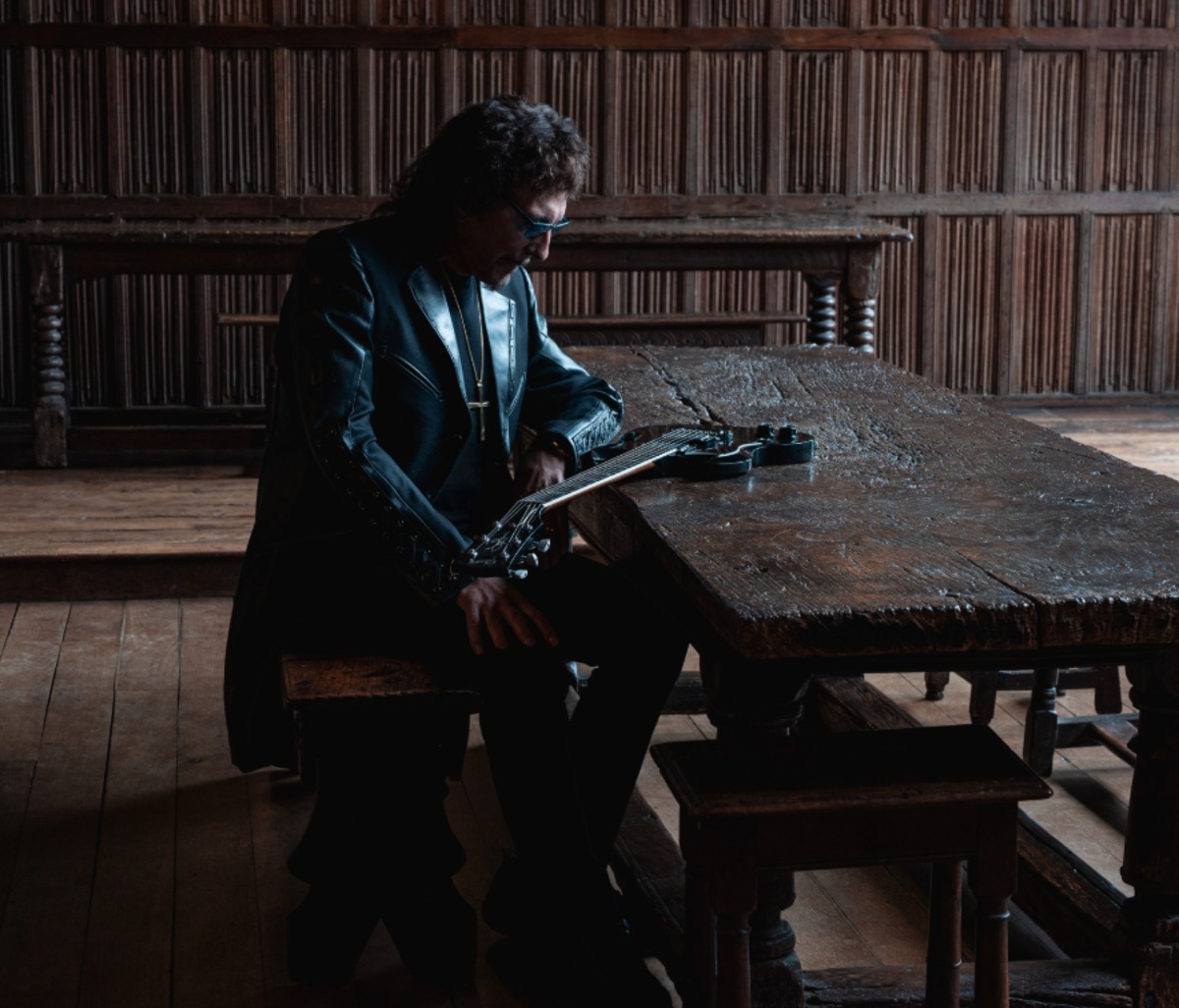 CMTV Destacados - El legendario guitarrista de Black Sabbath Tony Iommi lanza su nuevo �lbum