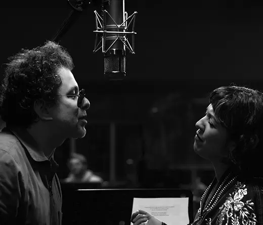 Andrs Calamaro - Calamaro y Mon Laferte versionan 