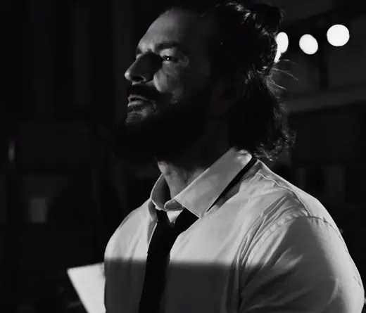 Ricardo Arjona - Arjona lanza el video de Tarot