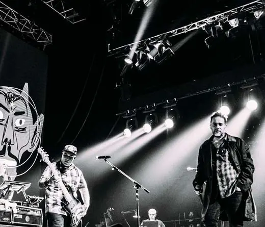 Los Fabulosos Cadillacs - LFC: Tercer Acto en el Luna Park