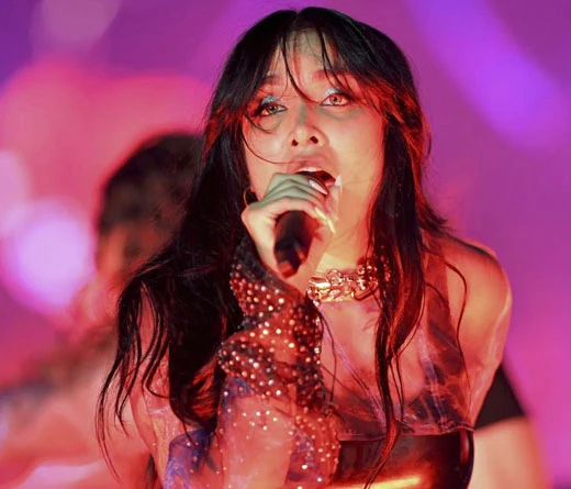 La cantante argentina tiene varias novedades para este momento de su carrera: por un lado estará participando del festival Megaland de Colombia y por otro lado anucia colaboración con Los Ángeles Azules