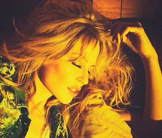 CMTV.com.ar - Kylie Minogue estrena Dancing