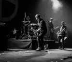 Cadena Perpetua - Cadena Perpetua celebra 73 aos del Teatro pera La Plata