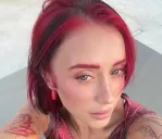 Tuli Acosta - TULI lanza "Amiga perdn" y se reafirma en el pop rock argentino